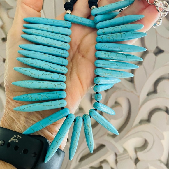 Turquoise tribal BoHo Gothic necklace and earring set. - Picture 7 of 7